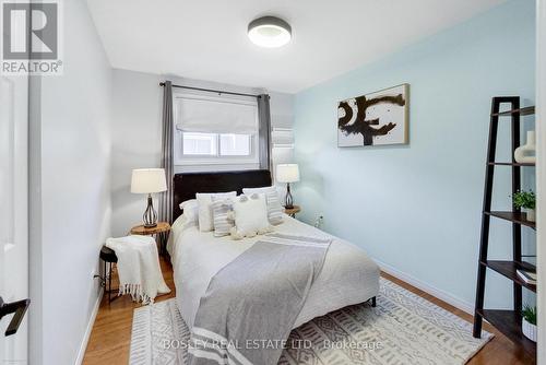 801 Eaglemount Crescent, Mississauga, ON - Indoor Photo Showing Bedroom