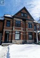 329 CLINTON STREET  Toronto, ON M6G 2Y7