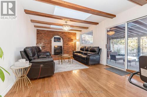 2962 Saint Malo Circle, Mississauga, ON - Indoor Photo Showing Living Room