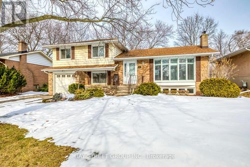 49 RAYNE AVENUE  Oakville, ON L6H 1C1