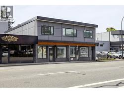 1 1635 MARINE DRIVE  North Vancouver, BC V7P 1V1