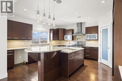 772 Kuipers Crescent, Kelowna, BC - Indoor Photo Showing Kitchen With Upgraded Kitchen