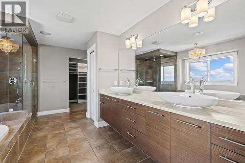772 Kuipers Crescent, Kelowna, BC - Indoor Photo Showing Bathroom