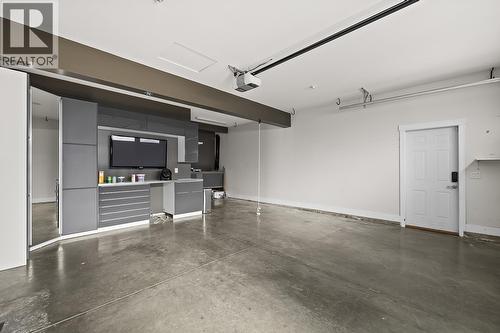 772 Kuipers Crescent, Kelowna, BC - Indoor Photo Showing Garage
