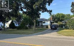 11 JAMES Avenue  Brantford, ON N3S 6Y2