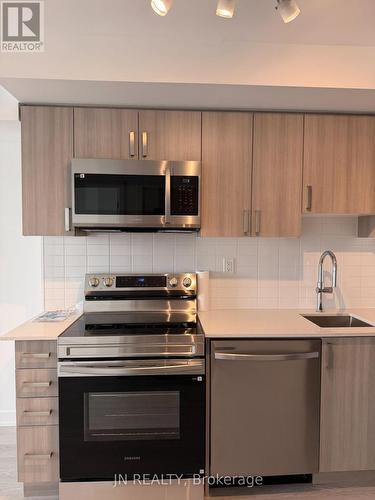 1112 - 1010 Sandy Beach Road, Pickering, ON - Indoor Photo Showing Kitchen