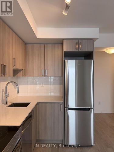 1112 - 1010 Sandy Beach Road, Pickering, ON - Indoor Photo Showing Kitchen