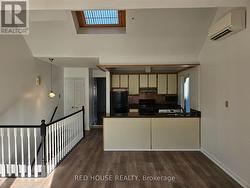 UPPER - 37 CONNAUGHT AVENUE  Toronto, ON M4L 2V8