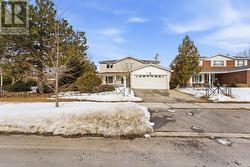 1867 BOUGH BEECHES BOULEVARD  Mississauga, ON L4W 2J8