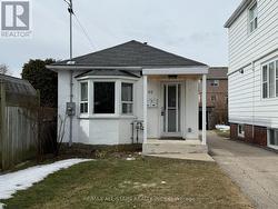 2 - 92 THIRTY NINTH STREET  Toronto, ON M8W 3M7