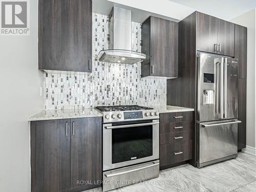 15 Temple Manor Road, Brampton, ON - Indoor Photo Showing Kitchen With Stainless Steel Kitchen With Upgraded Kitchen