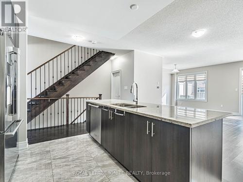 15 Temple Manor Road, Brampton, ON - Indoor Photo Showing Kitchen With Double Sink With Upgraded Kitchen
