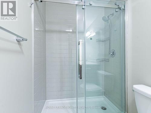 15 Temple Manor Road, Brampton, ON - Indoor Photo Showing Bathroom