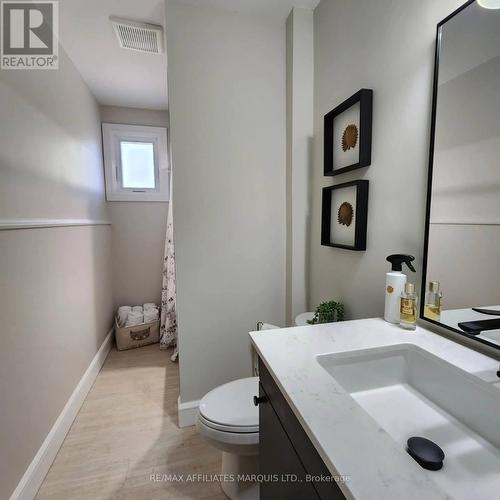 1409 Leonard Avenue, Cornwall, ON - Indoor Photo Showing Bathroom