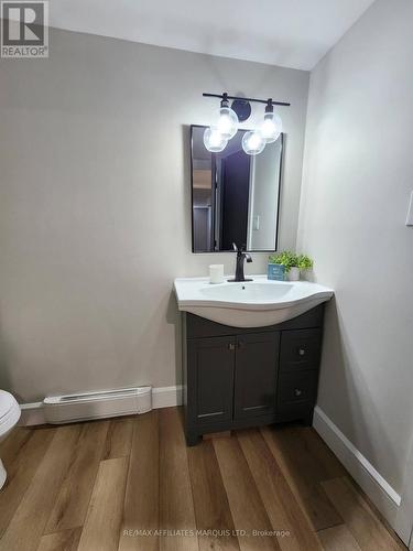 1409 Leonard Avenue, Cornwall, ON - Indoor Photo Showing Bathroom