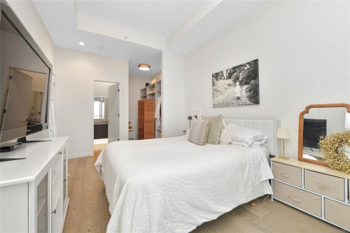1504-2000 Hannington Rd, Langford, BC - Indoor Photo Showing Bedroom