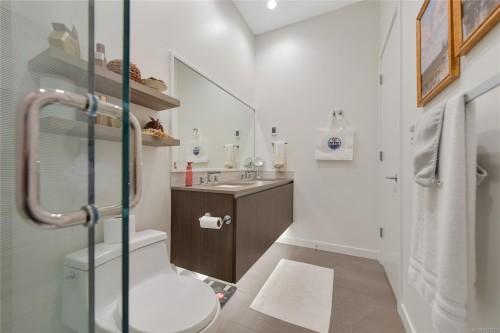 1504-2000 Hannington Rd, Langford, BC - Indoor Photo Showing Bathroom