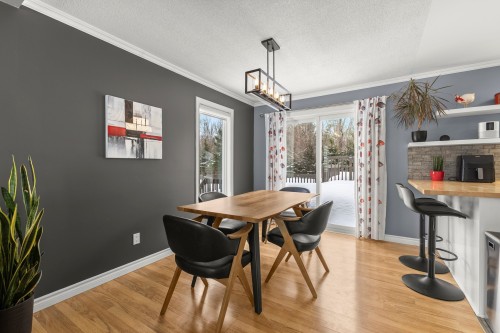 Salle à manger - 395 Ch. Des Outaouais, Pointe-Fortune, QC - Indoor Photo Showing Dining Room