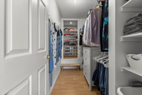 Penderie (Walk-in) - 395 Ch. Des Outaouais, Pointe-Fortune, QC - Indoor With Storage
