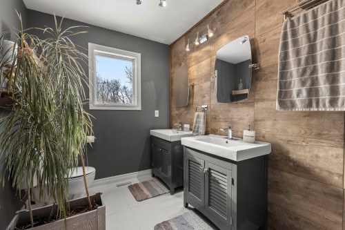 Salle de bains attenante à la CCP - 395 Ch. Des Outaouais, Pointe-Fortune, QC - Indoor Photo Showing Bathroom