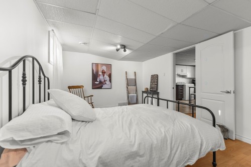 Chambre à coucher - 395 Ch. Des Outaouais, Pointe-Fortune, QC - Indoor Photo Showing Bedroom