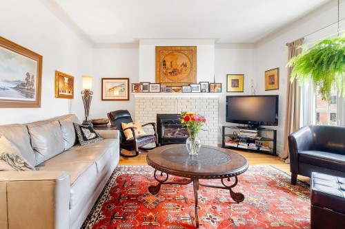 Living Room - 4541 Av. Royal, Montréal (Côte-Des-Neiges/Notre-Dame-De-Grâce), QC - Indoor Photo Showing Living Room