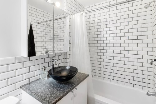 Bathroom - 4541 Av. Royal, Montréal (Côte-Des-Neiges/Notre-Dame-De-Grâce), QC - Indoor Photo Showing Bathroom