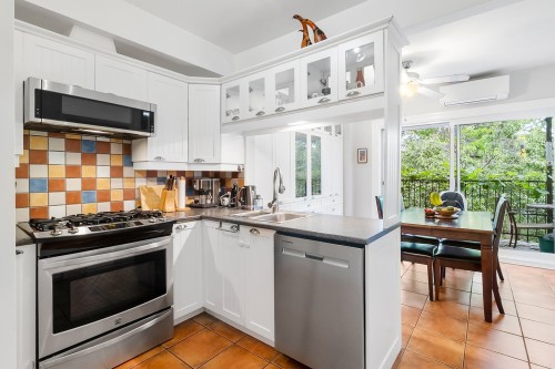 Kitchen - 4541 Av. Royal, Montréal (Côte-Des-Neiges/Notre-Dame-De-Grâce), QC - Indoor Photo Showing Kitchen