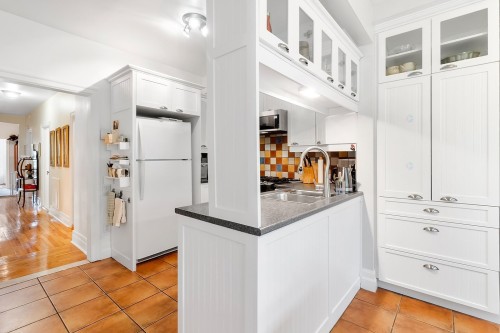 Kitchen - 4541 Av. Royal, Montréal (Côte-Des-Neiges/Notre-Dame-De-Grâce), QC - Indoor Photo Showing Kitchen With Double Sink