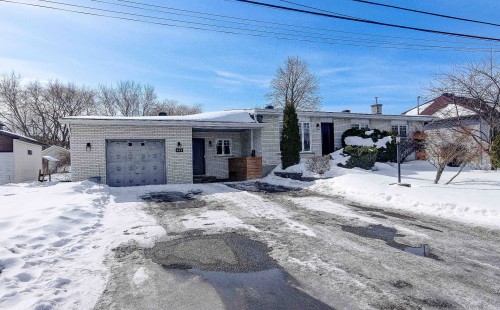 449 15e Avenue  Saint-Jean-Sur-Richelieu, QC J2X 1B1