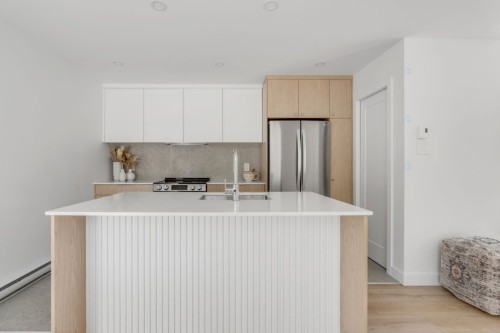 Cuisine - 33 Rue De St-Rédempteur, Lévis (Les Chutes-De-La-Chaudière-Ouest), QC - Indoor Photo Showing Kitchen With Double Sink