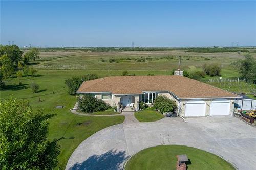 4004 Pipeline Rd, West St Paul, MB 