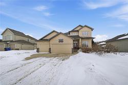 9 BLUE SPRUCE RD  Oakbank, MB R0E 1J2