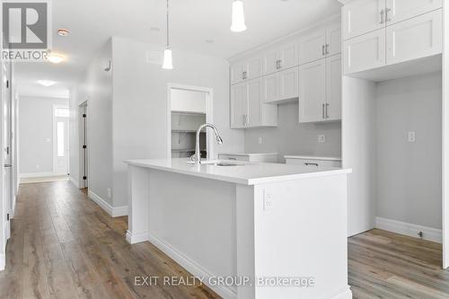99 Wims Way, Belleville (Thurlow Ward), ON - Indoor Photo Showing Kitchen