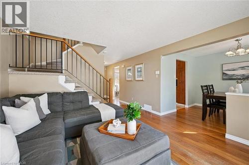 536 Westvale Drive, Waterloo, ON - Indoor Photo Showing Living Room
