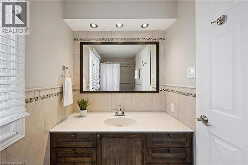 536 Westvale Drive, Waterloo, ON - Indoor Photo Showing Bathroom