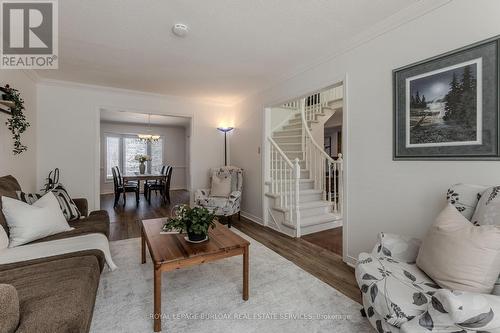 2117 Fallingbrook Court, Burlington, ON - Indoor Photo Showing Living Room
