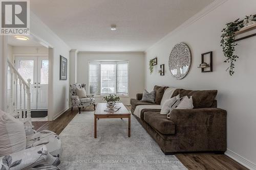 2117 Fallingbrook Court, Burlington, ON - Indoor Photo Showing Living Room