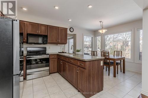 2117 Fallingbrook Court, Burlington, ON - Indoor Photo Showing Kitchen