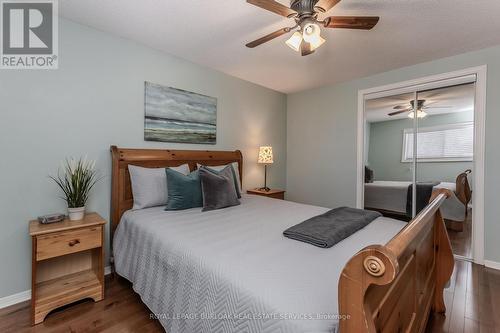 2117 Fallingbrook Court, Burlington, ON - Indoor Photo Showing Bedroom