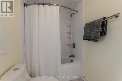 2117 Fallingbrook Court, Burlington, ON - Indoor Photo Showing Bathroom