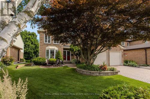 2117 Fallingbrook Court, Burlington, ON - Outdoor