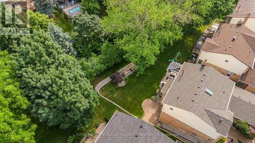 2117 Fallingbrook Court, Burlington, ON - Outdoor