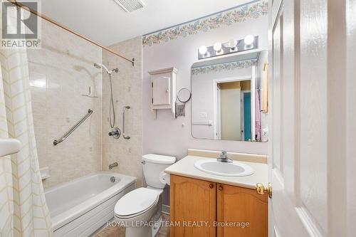 10 Quinterra Court, Ottawa, ON - Indoor Photo Showing Bathroom
