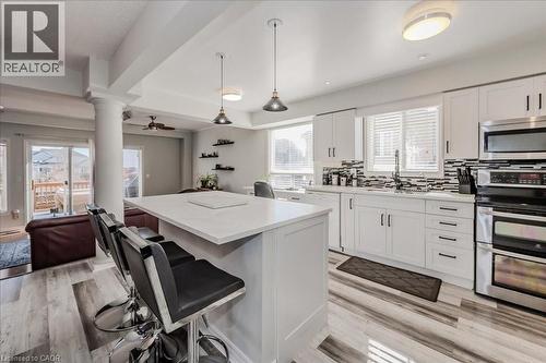 11 Acorn Way, Cambridge, ON - Indoor Photo Showing Kitchen With Upgraded Kitchen