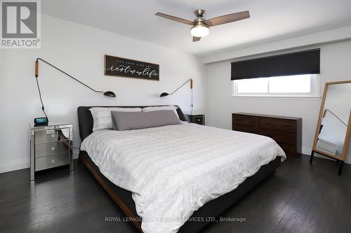 2001 Silverberry Crescent, Mississauga, ON - Indoor Photo Showing Bedroom