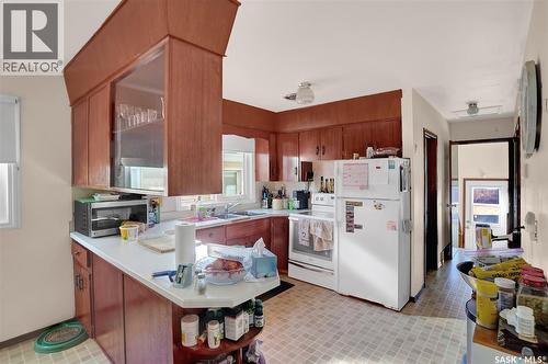 2160 Mcdonald Street, Regina, SK - Indoor Photo Showing Kitchen