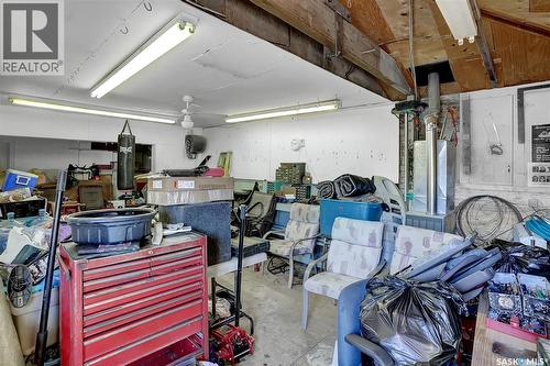 2160 Mcdonald Street, Regina, SK - Indoor