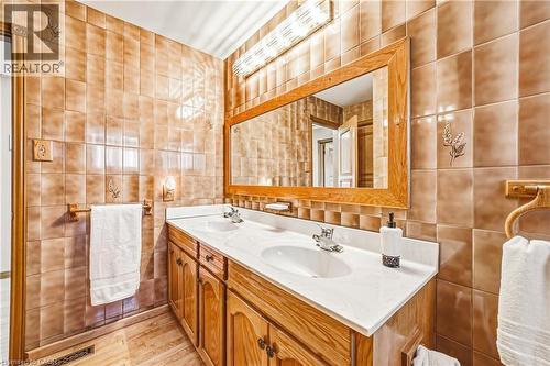 53 Glover Road, Hamilton, ON - Indoor Photo Showing Bathroom