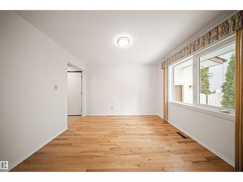 823 Richards Cr Nw, Edmonton, AB - Indoor Photo Showing Other Room